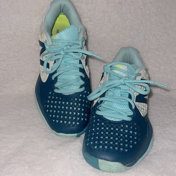 New Balance 996 V2 Women’s Tennis Shoes‎ Size 8 - Picture 1 of 16